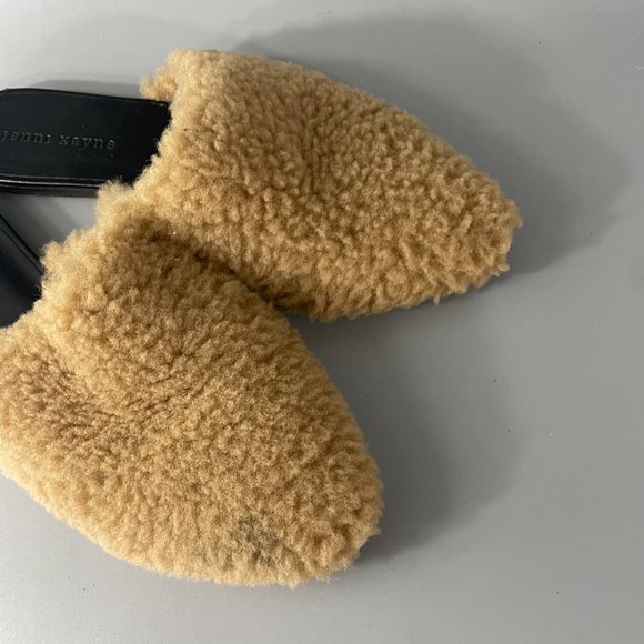 Jenny Kanye  shearling mule in natural - Picture 5 of 16
